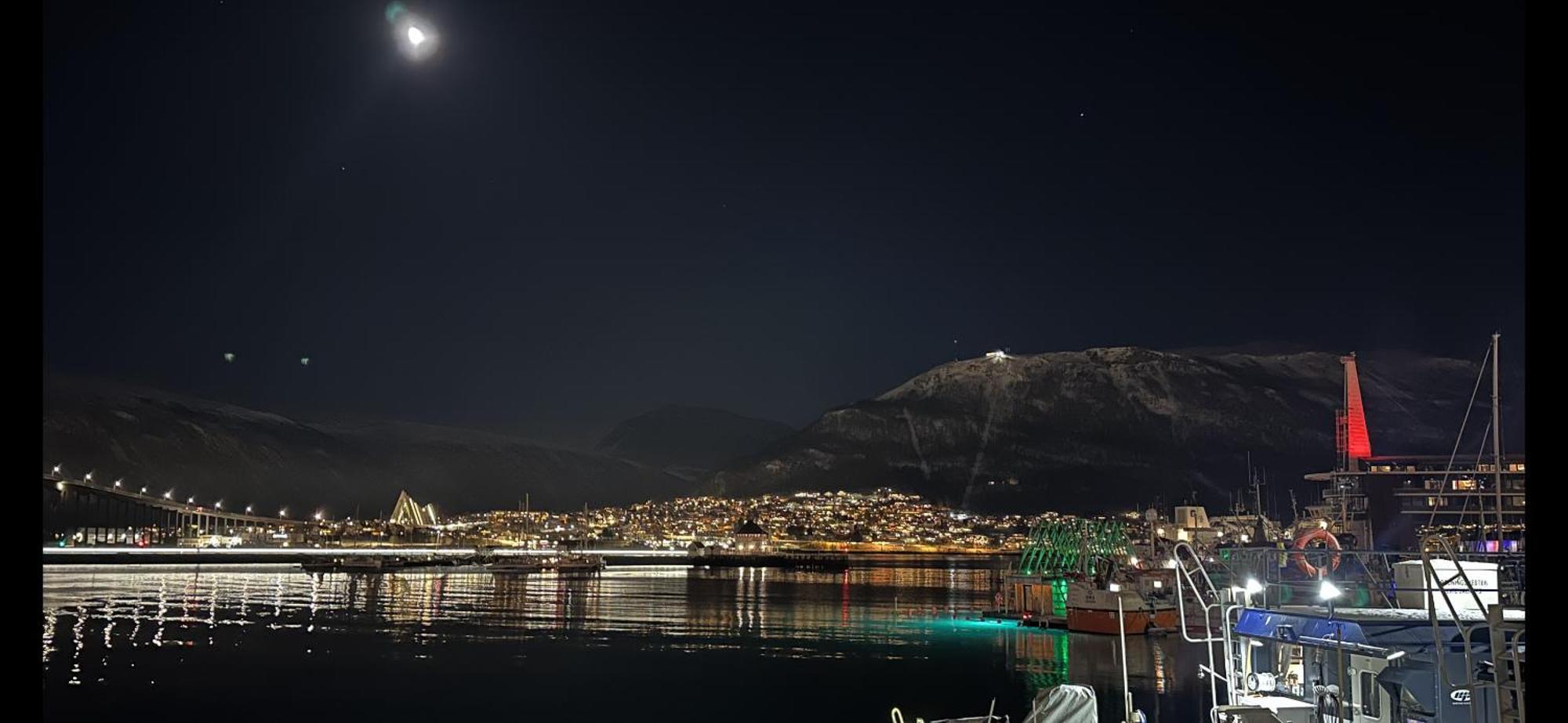 Thenorthernexplorer Penthouse Tromsø Buitenkant foto